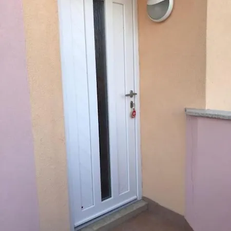 Apartment, 200m From Sea 브르토니글라